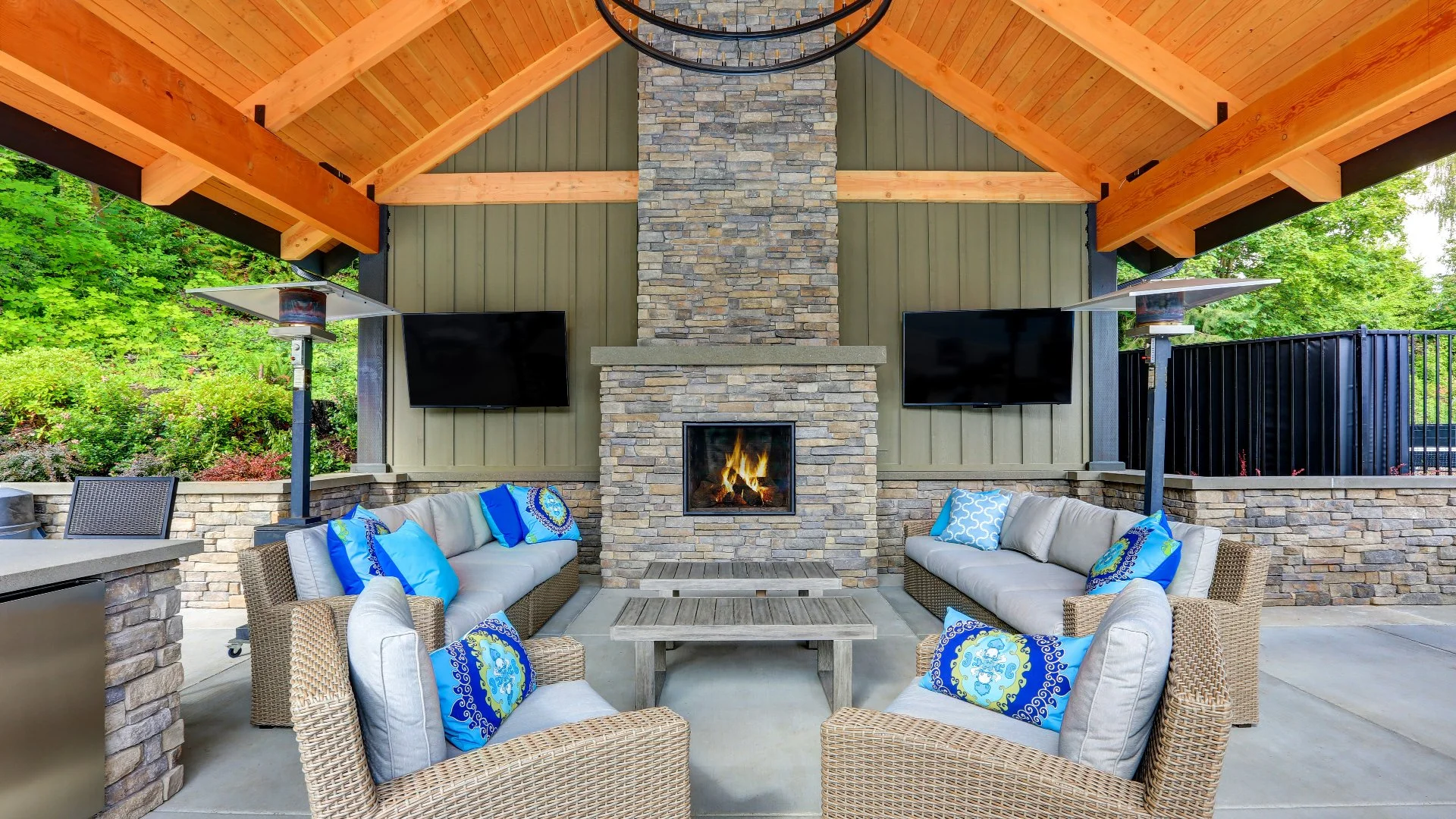 How Much Does It Cost to Have an Outdoor Fireplace Installed?