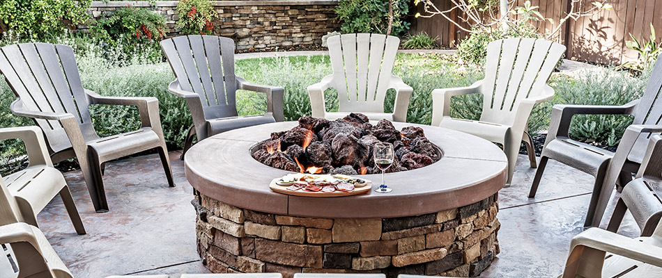 A beautiful outdoor fire pit hardscape for family to enjoy.